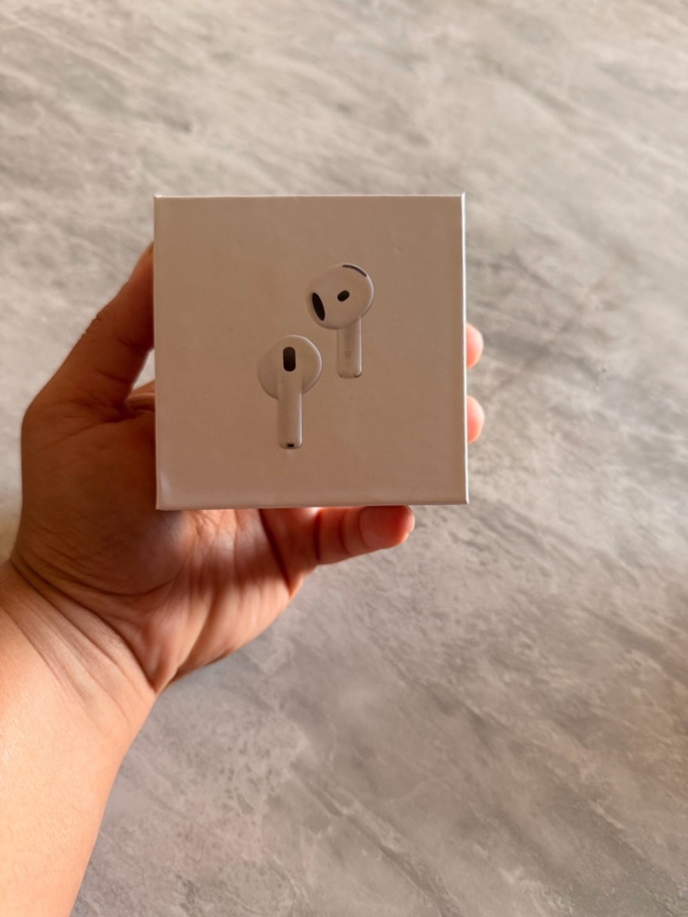 Apple AirPods 4 w/ANC - White